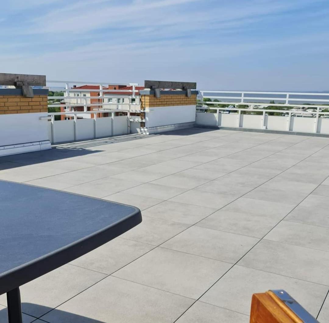 Strandloft Cuxhaven Im Haus Frauenpreiss Sahlenburg - Strandnah - 2 Hunde Willkommen -Schwimmbad - Sauna - Direkt Am Wald - Dachterrasse Mit Blick Nach Neuwerk Exterior foto